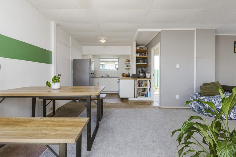 Photo of property in 2/56 Greenhaven Avenue, Opaheke, Papakura, 2113