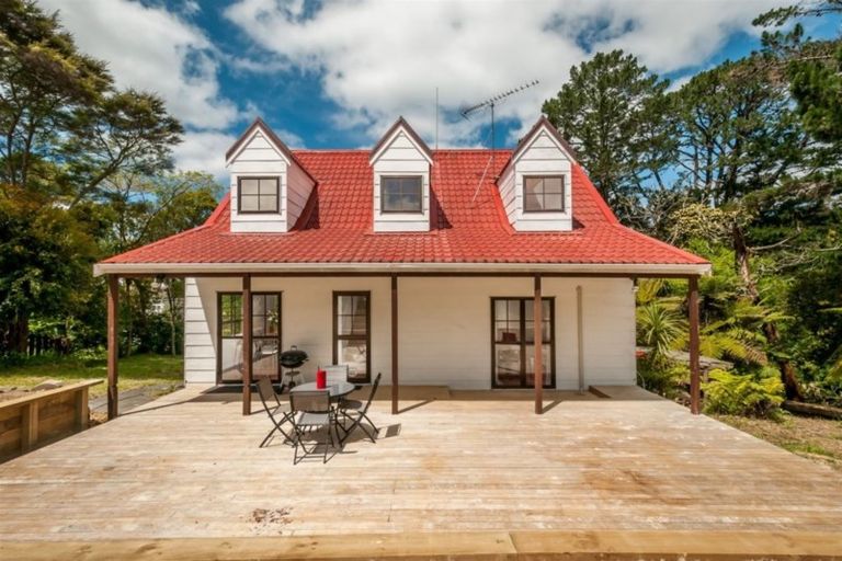 Photo of property in 43 Oteha Valley Road, Northcross, Auckland, 0632