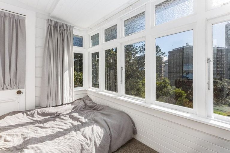 Photo of property in 44 Aurora Terrace, Kelburn, Wellington, 6012