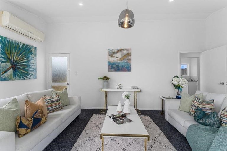 Photo of property in 7 Aden Place, Clendon Park, Auckland, 2103