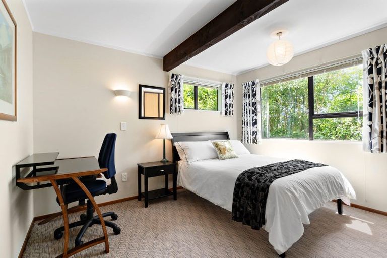 Photo of property in 4 Bushland Grove, Paparangi, Wellington, 6037