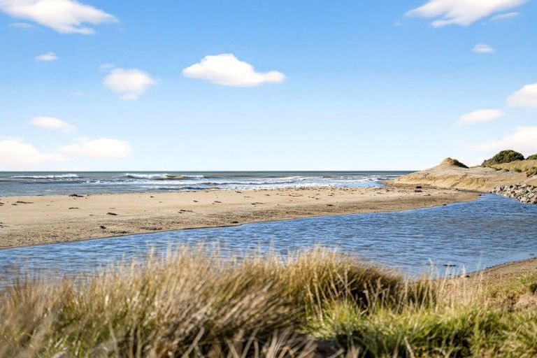 Photo of property in 13 Mataikona Road, Mataikona, Tinui, 5889