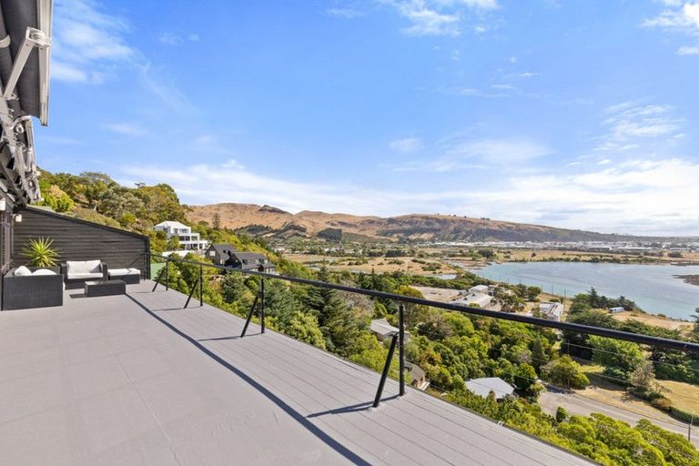 Photo of property in 5 Osmond Lane, Mount Pleasant, Christchurch, 8081