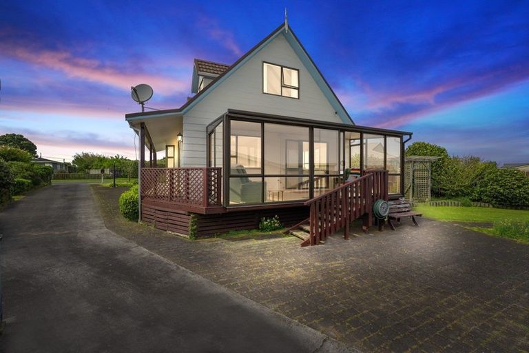 Photo of property in 13 Ponderosa Place, Opunake, 4616