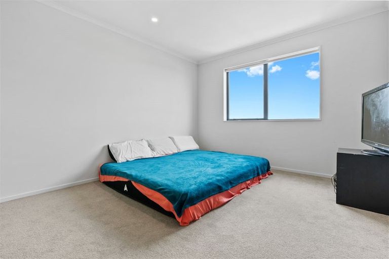 Photo of property in 100 Matairangi Avenue, Totara Heights, Auckland, 2105