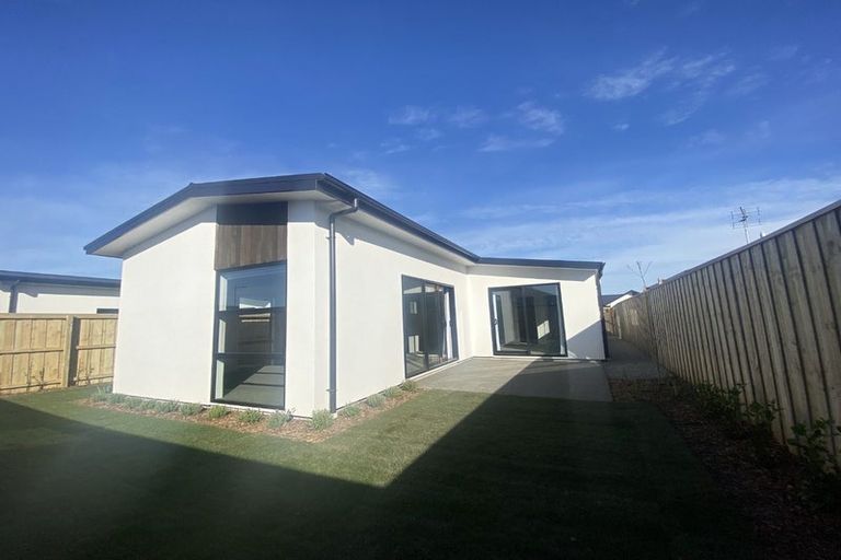 Photo of property in 21 Marcoola Drive, Rolleston, 7614