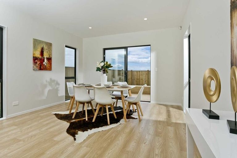 Photo of property in 18 Surf View Crescent, Red Beach, 0932