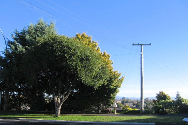 Photo of property in 66 Forest Lake Road, Forest Lake, Hamilton, 3200