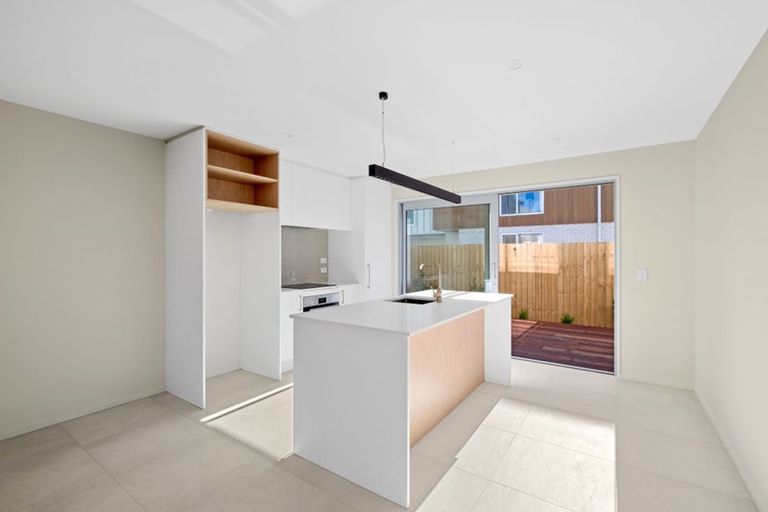 Photo of property in 2/50 Marine Parade, North New Brighton, Christchurch, 8083