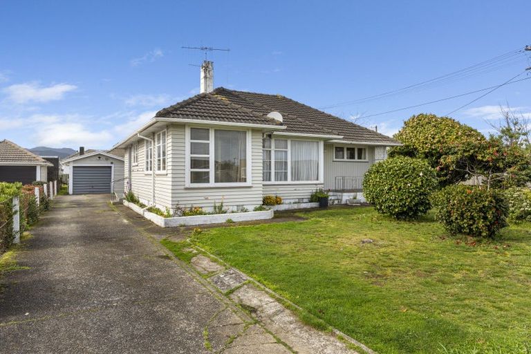 Photo of property in 20 Winchester Street, Levin, 5510