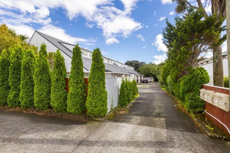 Photo of property in 3/8 Wai-iti Crescent, Woburn, Lower Hutt, 5010