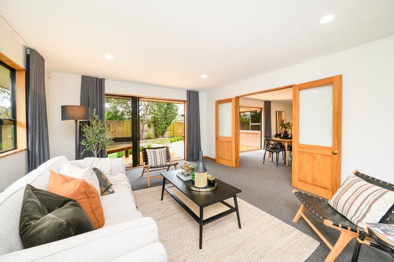 Photo of property in 16 Rothesay Place, Highbury, Palmerston North, 4412