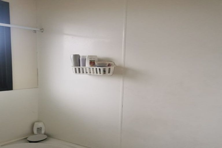 Photo of property in 1/15 Cyril Crescent, West Harbour, Auckland, 0618