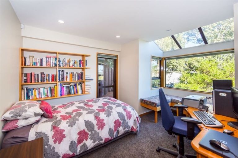 Photo of property in 9 Sherwood Lane, Cashmere, Christchurch, 8022