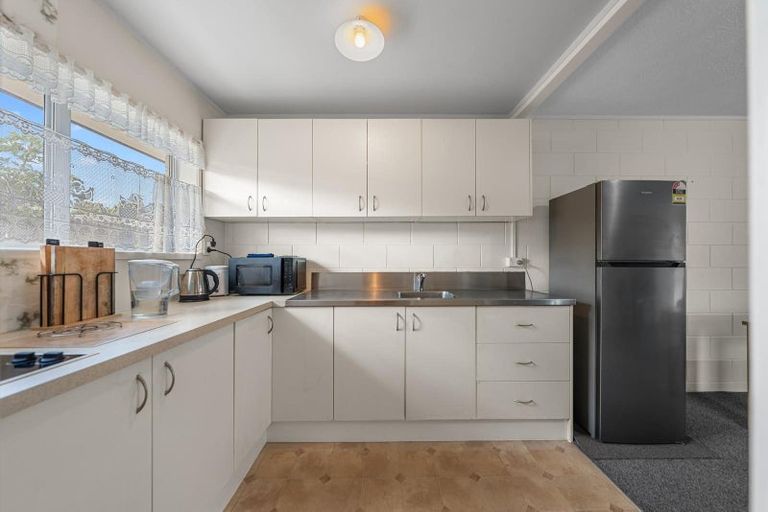 Photo of property in 407 West Coast Road, Glen Eden, Auckland, 0602