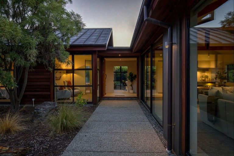 Photo of property in 1 Reading Court, Jacks Point, Queenstown, 9371