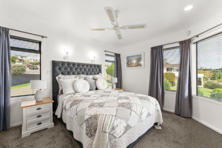 Photo of property in 36 Downing Place, Welcome Bay, Tauranga, 3112