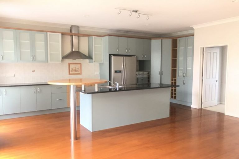 Photo of property in 132 Hugh Green Drive, Pinehill, Auckland, 0632