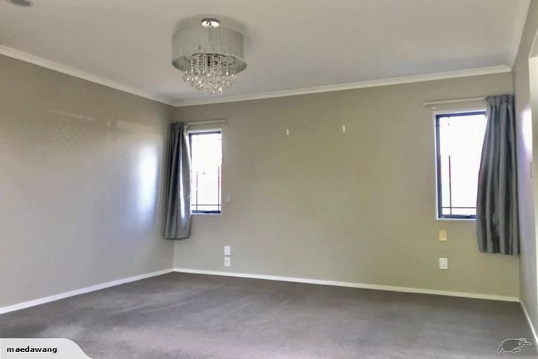Photo of property in 113 Golfland Drive, Golflands, Auckland, 2013