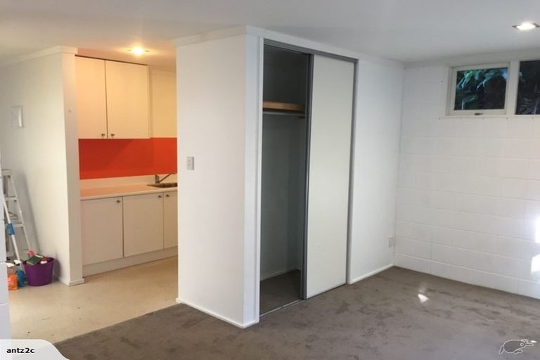 Photo of property in 32 James Street, Bayview, Auckland, 0629