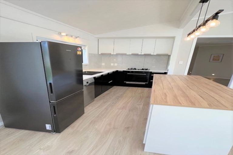 Photo of property in 123 Waiuku Road, Pukekohe, 2678