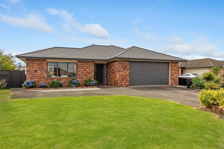 Photo of property in 7 Wroxton Place, Waiuku, 2123