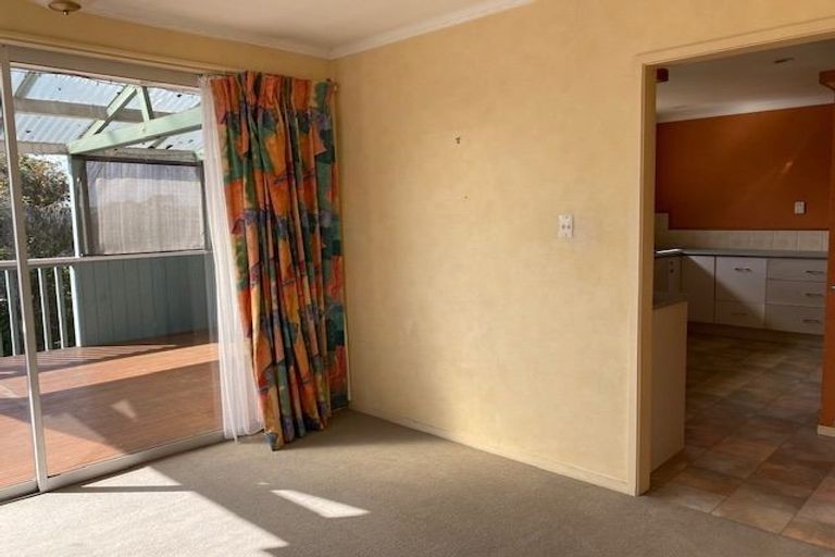 Photo of property in 5 The Crest, Sunnyhills, Auckland, 2010