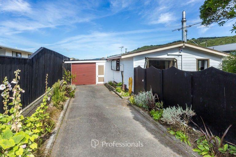 Photo of property in 2/23 Roband Crescent, Brown Owl, Upper Hutt, 5018