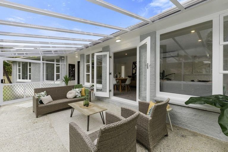 Photo of property in 27 Lees Grove, Wainuiomata, Lower Hutt, 5014