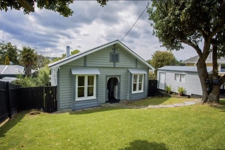 Photo of property in 106 Archers Road, Glenfield, Auckland, 0629