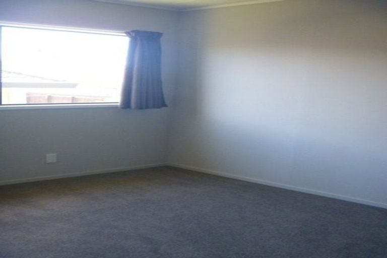 Photo of property in 1/8 Senecio Place, Weymouth, Auckland, 2103