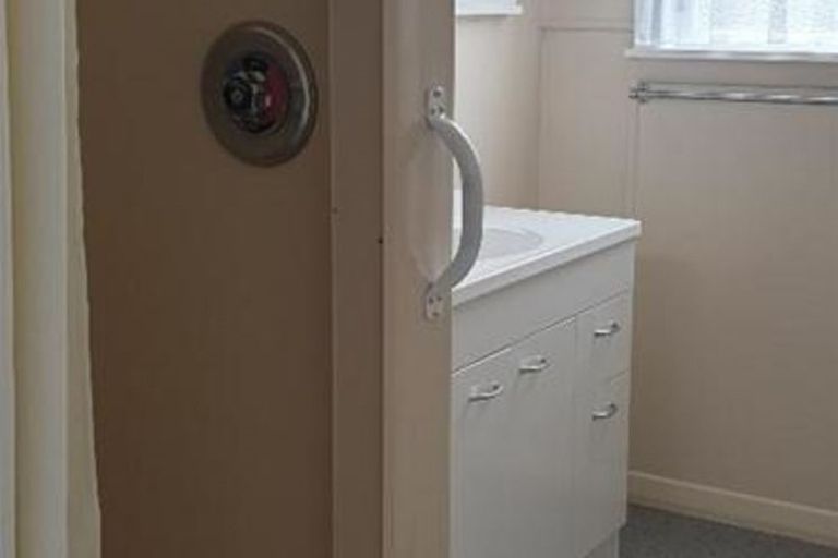 Photo of property in 3 Gloag Street, Waverley, 4510