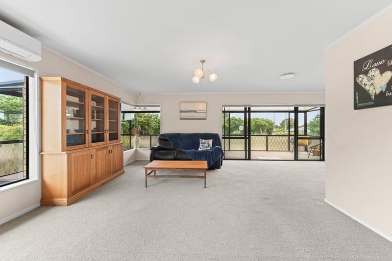 Photo of property in 5 Whakapaki Street, Urenui, 4375