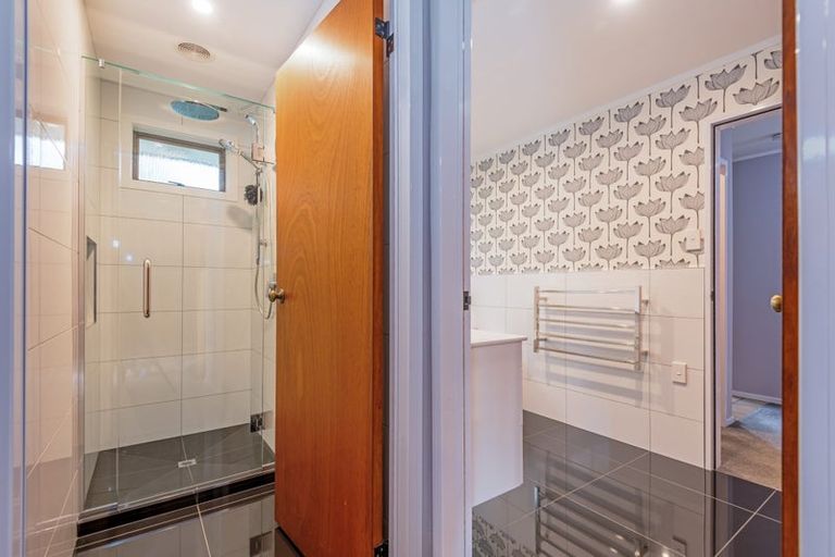 Photo of property in 18 Truscott Grove, Awapuni, Palmerston North, 4412