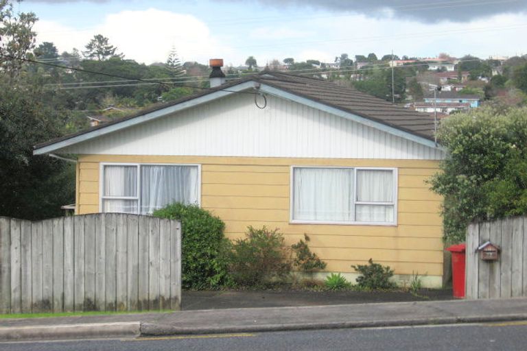 Photo of property in 73 Triangle Road, Massey, Auckland, 0614