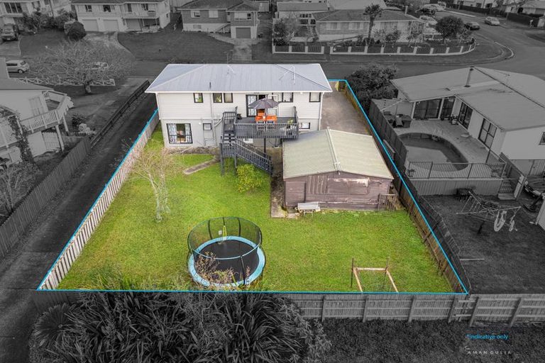 Photo of property in 13 Bodi Place, Te Atatu South, Auckland, 0610