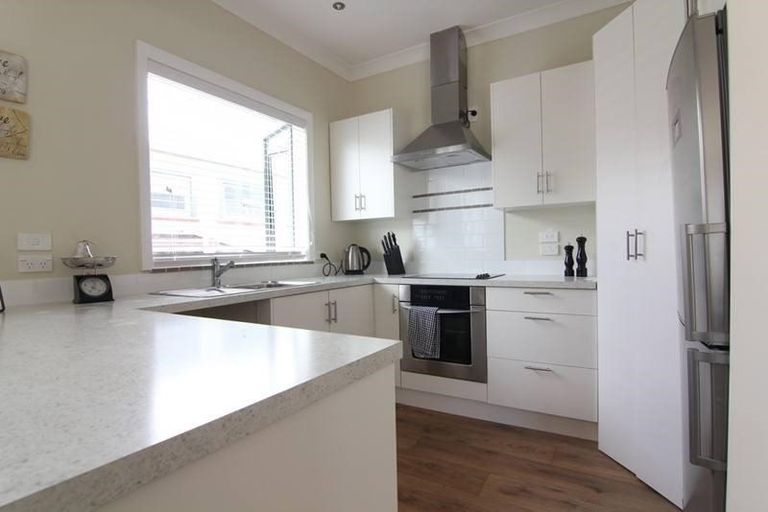 Photo of property in 5 Kowhai Avenue, Ebdentown, Upper Hutt, 5018