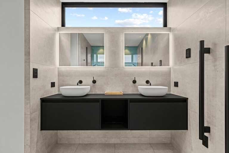 Photo of property in 114a Paparoa Street, Papanui, Christchurch, 8053