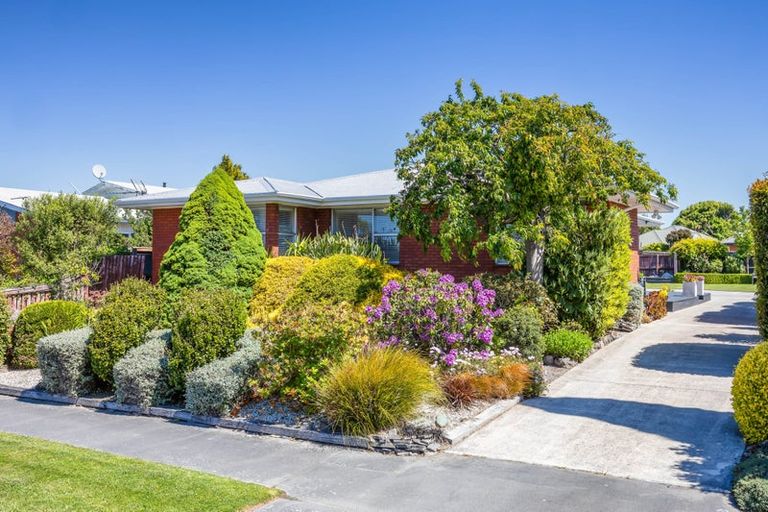 Photo of property in 138 Warren Crescent, Hillmorton, Christchurch, 8025