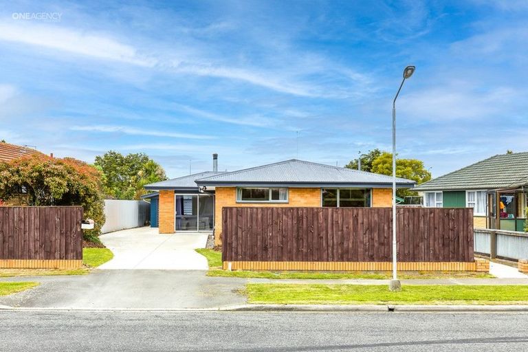 Photo of property in 6 Buss Street, Rangiora, 7400