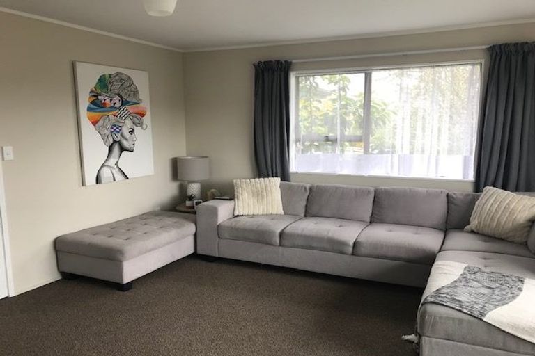 Photo of property in 1/21 Jillteresa Crescent, Half Moon Bay, Auckland, 2012