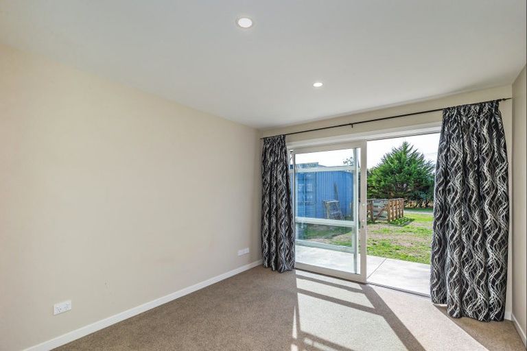 Photo of property in 3 Takapu Road, Manakau, Levin, 5573