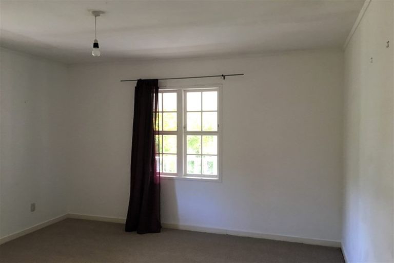 Photo of property in 16 Elmira Place, Browns Bay, Auckland, 0630