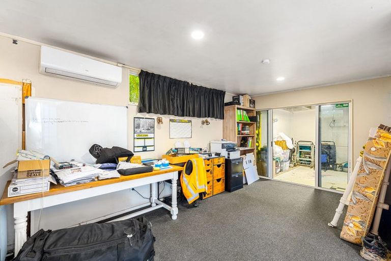 Photo of property in 1/350 Royal Road, Massey, Auckland, 0614