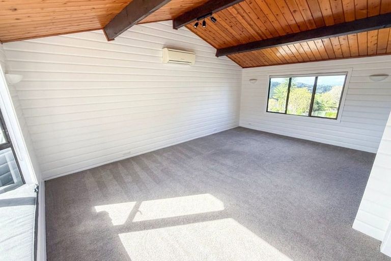 Photo of property in 8 Ngahere Views, Orewa, 0931