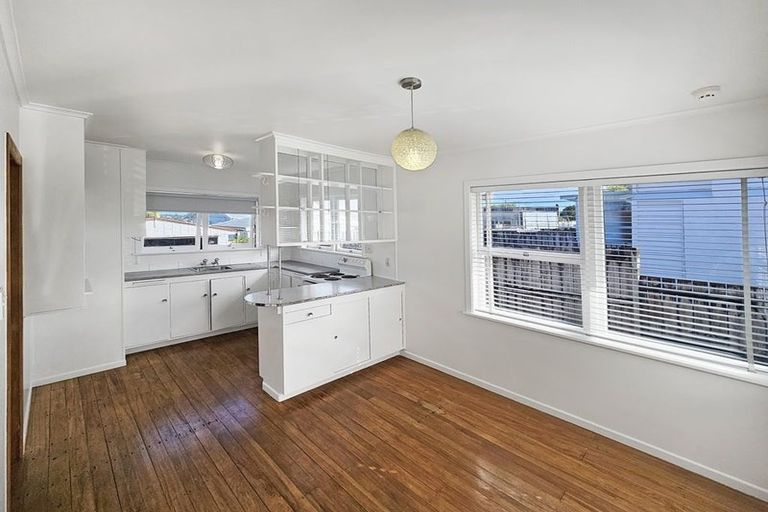 Photo of property in 7 West Coast Road, Glen Eden, Auckland, 0602