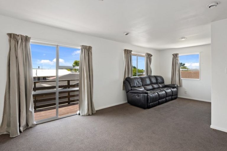 Photo of property in 4 Portnall Place, Parklands, Christchurch, 8083