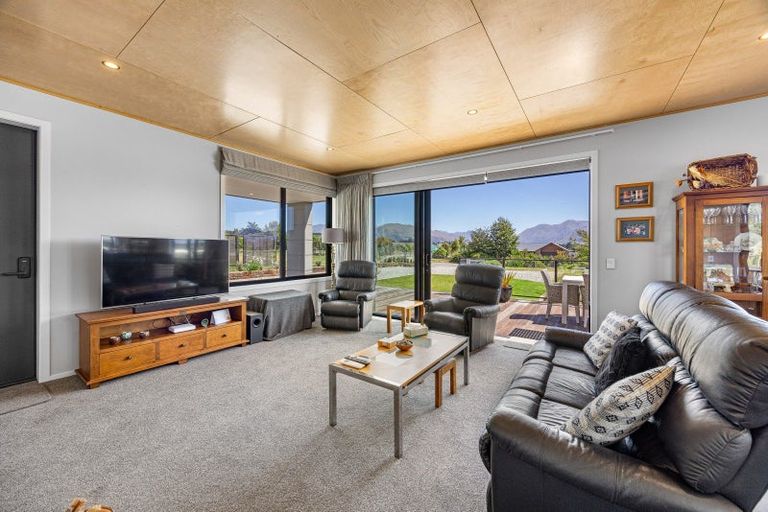 Photo of property in 6 Nokomai Street, Wanaka, 9305