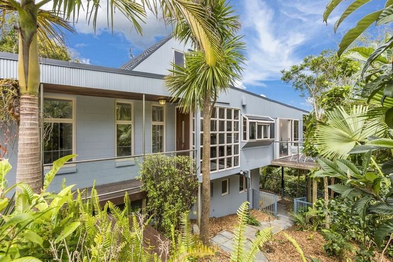 Photo of property in 3a Marama Street, Torbay, Auckland, 0630