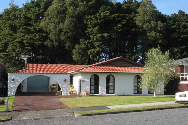 Photo of property in 13 Kahurangi Place, Hillpark, Auckland, 2102